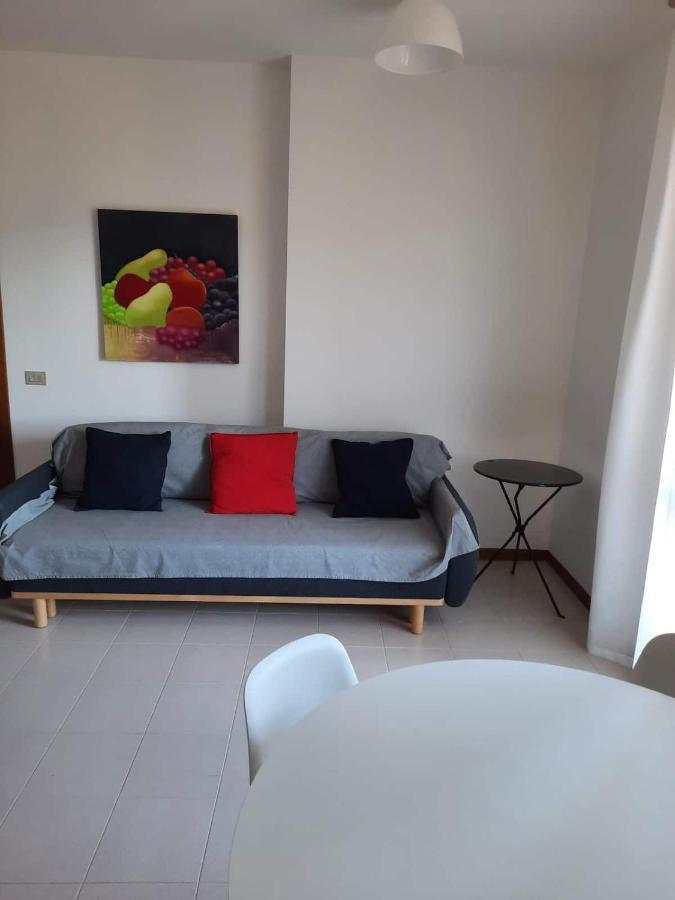 Appartamento Confortevole E Ben Servito San Mariano Buitenkant foto