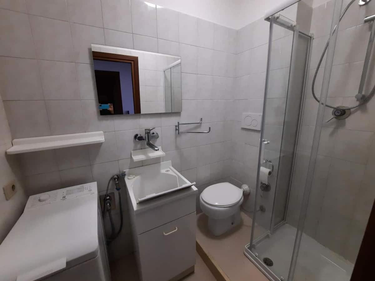 Appartamento Confortevole E Ben Servito San Mariano Buitenkant foto