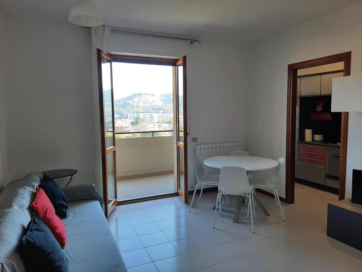 Appartamento Confortevole E Ben Servito San Mariano Buitenkant foto